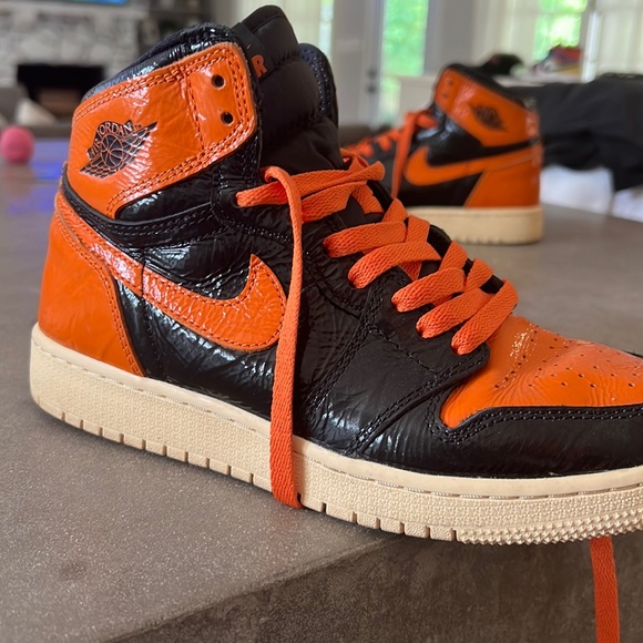Nike air Jordan 1 retro high “shattered” size 5.5Y